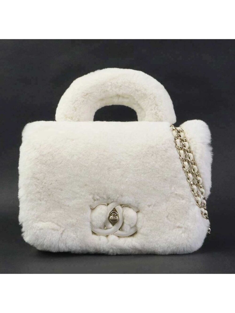 Chanel Shoulder Bag Cream